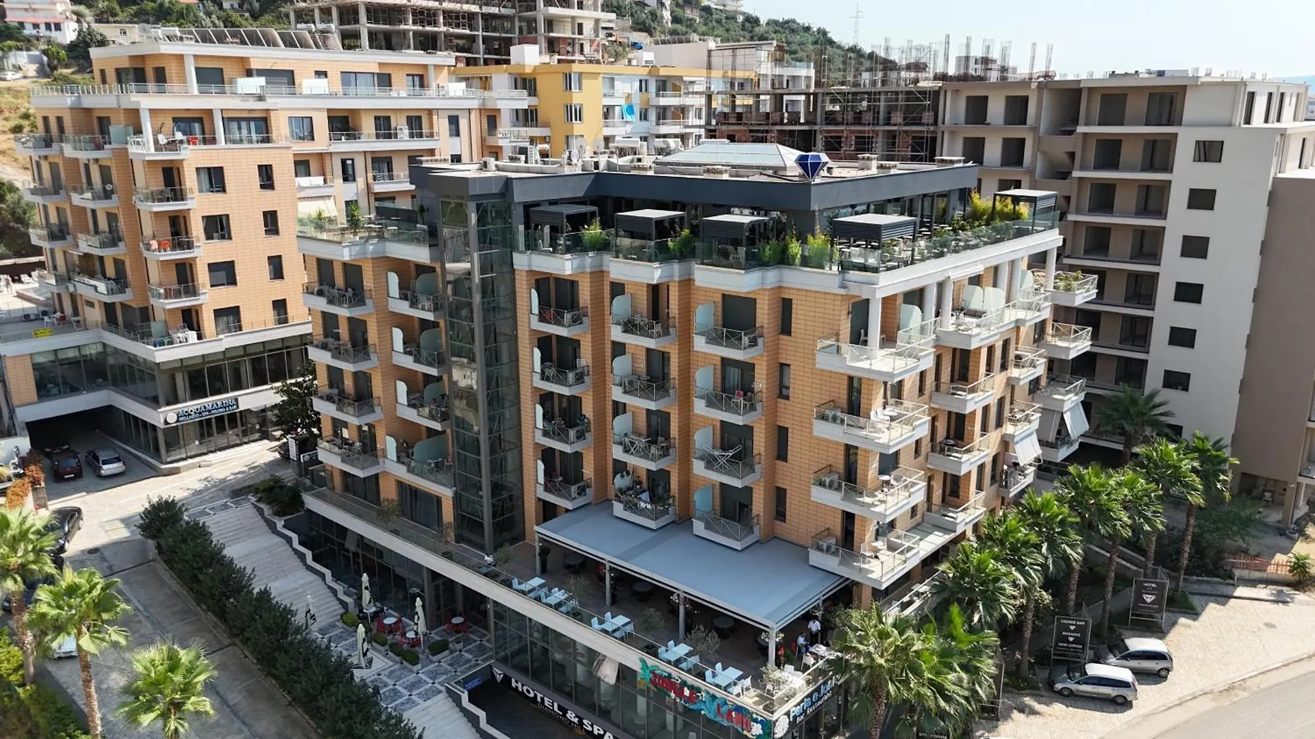 Diamond Holiday Apartments Влёра