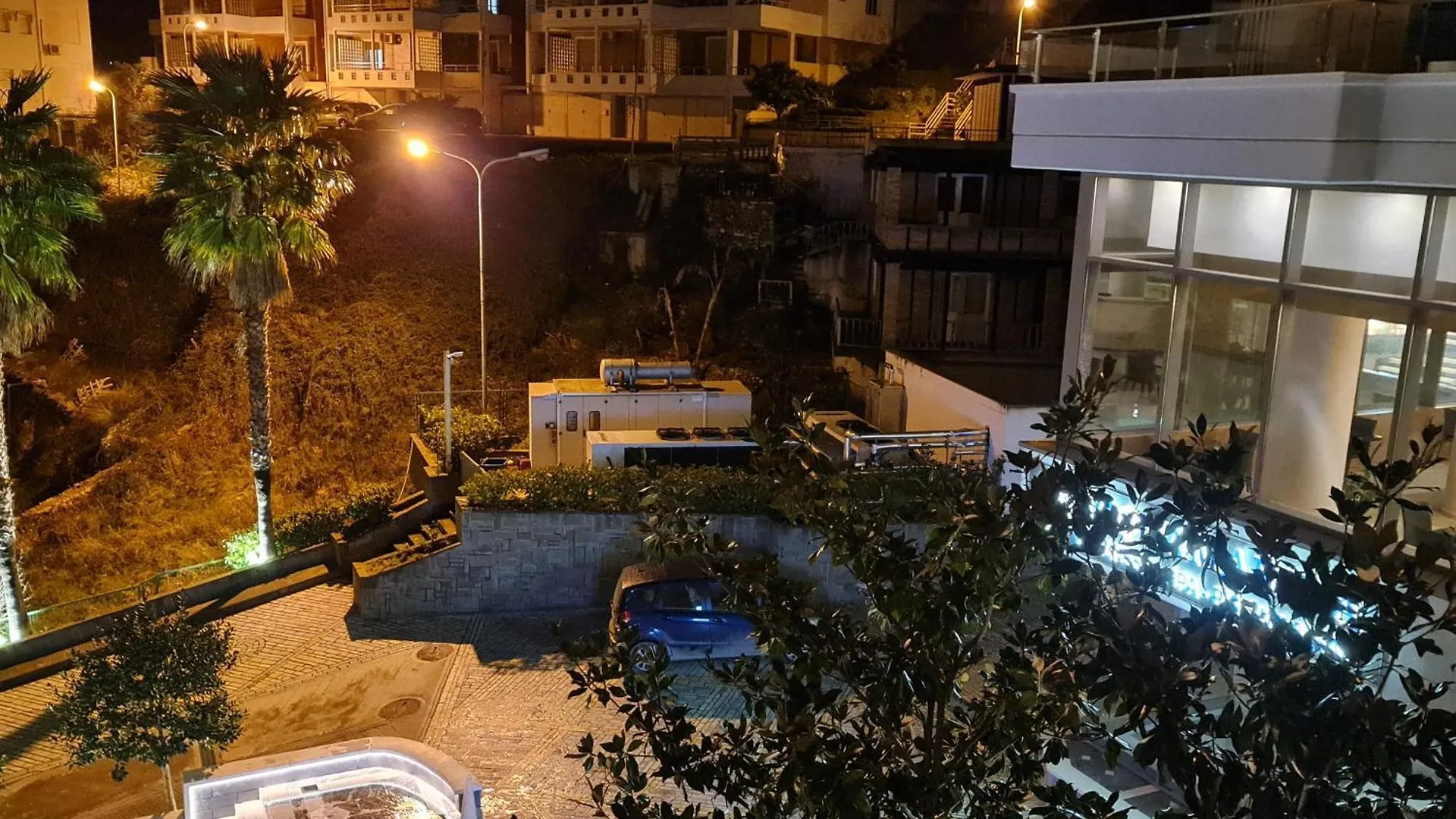 Diamond Holiday Apartments Влёра