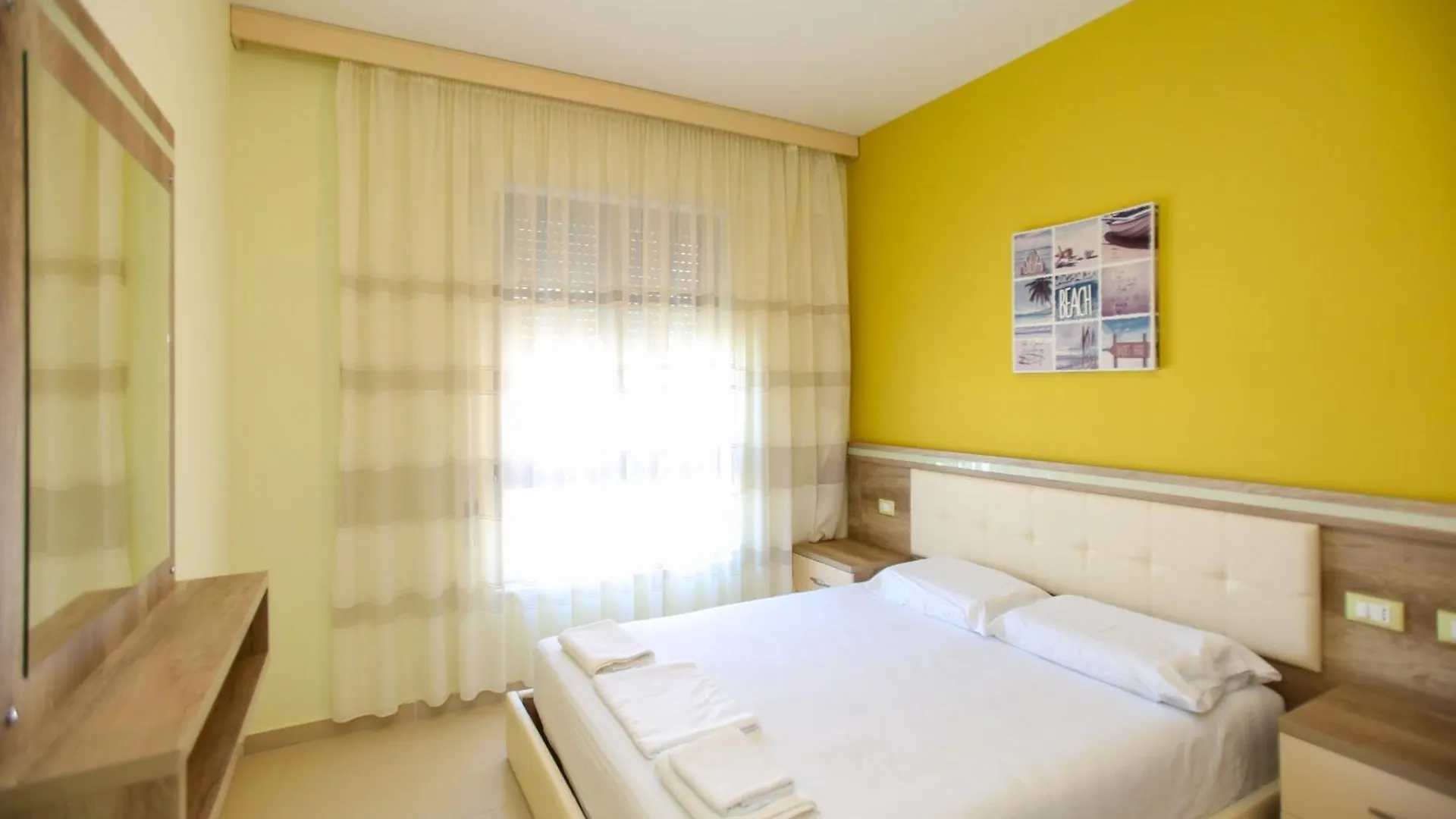 Diamond Holiday Apartments Влёра 0*,