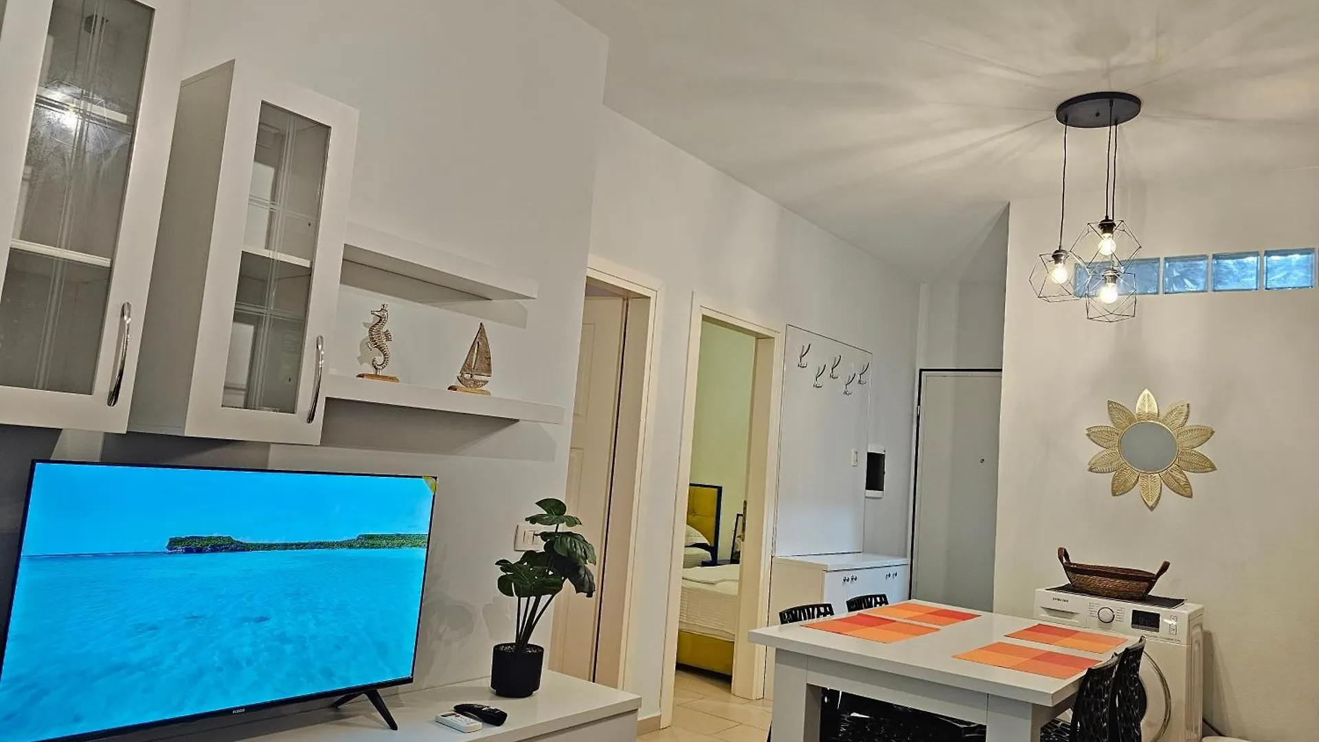 Diamond Holiday Apartments Влёра